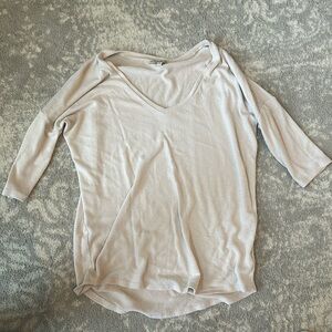 Express One Eleven soft V Neck Quarter Sleeve - size S